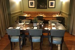 chrysalis-restaurant-banquette-seating